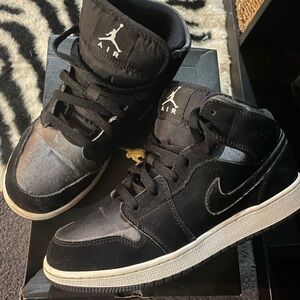 Jordan Women's Black and White Sneakers